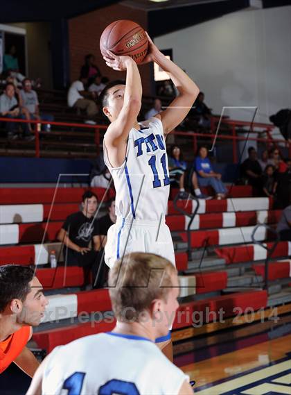 Thumbnail 3 in San Marino vs. Beverly Hills  (Lancer Hoops Classic Showcase) photogallery.
