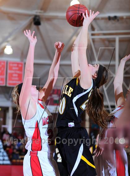 Thumbnail 1 in McPherson vs Andale (Mid America Classic 2nd Round) photogallery.