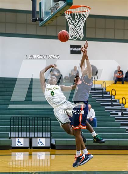 Thumbnail 2 in McKinney North vs Newman Smith (CFB Classic) photogallery.