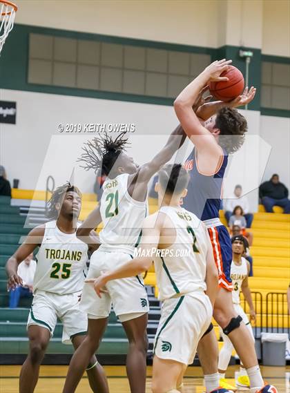 Thumbnail 3 in McKinney North vs Newman Smith (CFB Classic) photogallery.