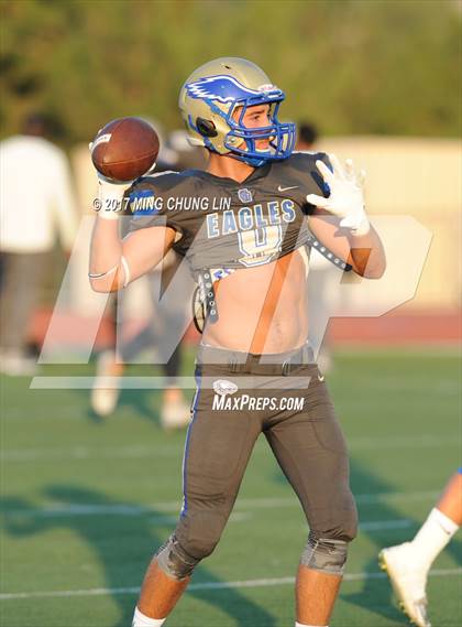 Thumbnail 3 in Santa Margarita vs. Alemany photogallery.