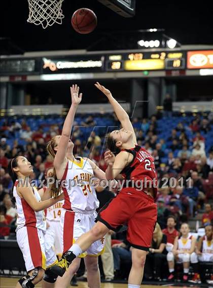 Thumbnail 3 in Lincoln vs. St. Francis (CIF SJS D1 Final) photogallery.