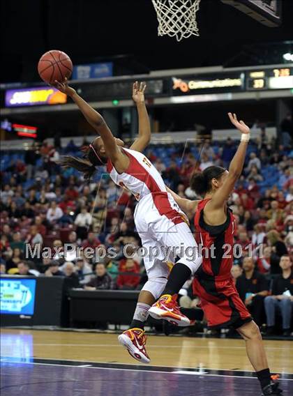 Thumbnail 3 in Lincoln vs. St. Francis (CIF SJS D1 Final) photogallery.