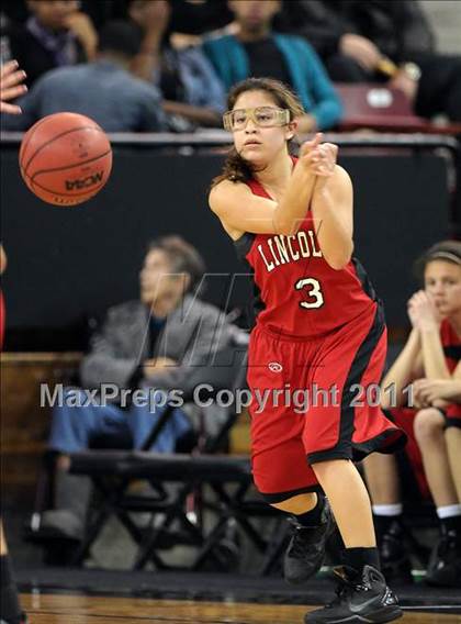 Thumbnail 2 in Lincoln vs. St. Francis (CIF SJS D1 Final) photogallery.