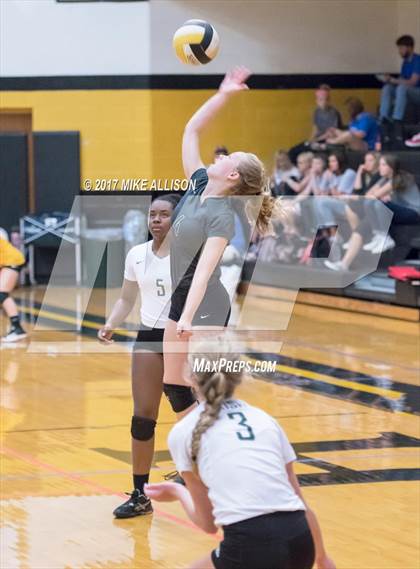 Thumbnail 3 in Hixson vs Notre Dame photogallery.