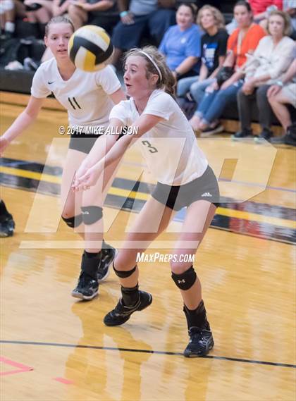 Thumbnail 1 in Hixson vs Notre Dame photogallery.