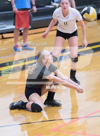 Thumbnail 3 in Hixson vs Notre Dame photogallery.