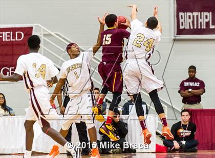 Thumbnail 3 in Christ the King vs Sacred Heart (Spalding HoopHall Classic) photogallery.