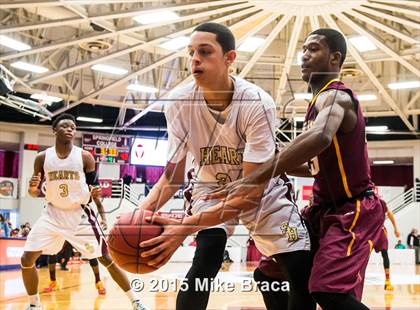 Thumbnail 2 in Christ the King vs Sacred Heart (Spalding HoopHall Classic) photogallery.