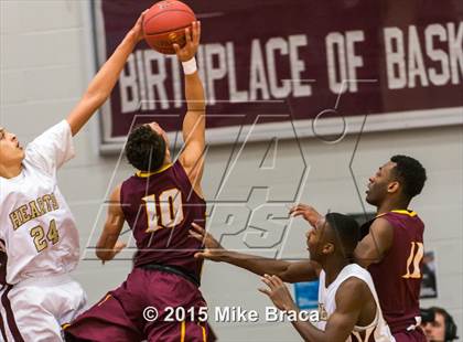 Thumbnail 2 in Christ the King vs Sacred Heart (Spalding HoopHall Classic) photogallery.