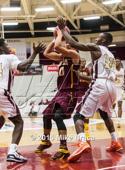 Thumbnail 3 in Christ the King vs Sacred Heart (Spalding HoopHall Classic) photogallery.