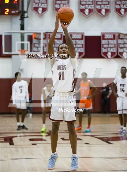 Thumbnail 2 in JV: East St. Louis @ Belleville West photogallery.