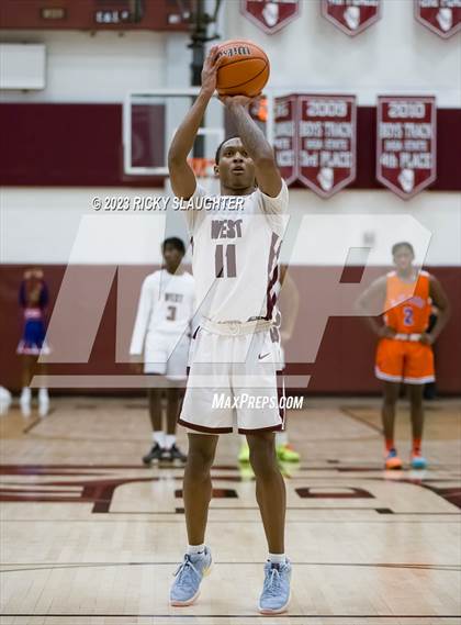 Thumbnail 3 in JV: East St. Louis @ Belleville West photogallery.