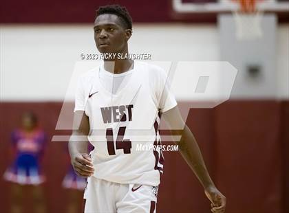 Thumbnail 1 in JV: East St. Louis @ Belleville West photogallery.
