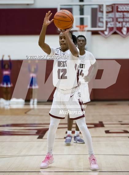 Thumbnail 2 in JV: East St. Louis @ Belleville West photogallery.