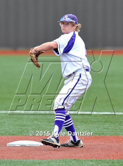 Thumbnail 1 in Celina vs Bonham (UIL 4A Region 2 Area) photogallery.