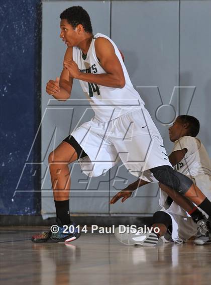 Thumbnail 2 in George Washington vs. Valor Christian (Columbine Classic Tournament) photogallery.