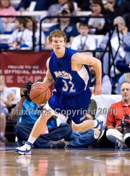 Thumbnail 2 in Mason County vs. Shelby Valley (KHSAA Sweet 16 Semifinal) photogallery.