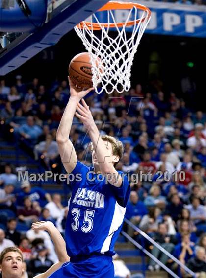 Thumbnail 2 in Mason County vs. Shelby Valley (KHSAA Sweet 16 Semifinal) photogallery.
