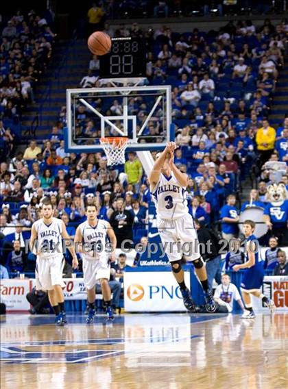 Thumbnail 3 in Mason County vs. Shelby Valley (KHSAA Sweet 16 Semifinal) photogallery.