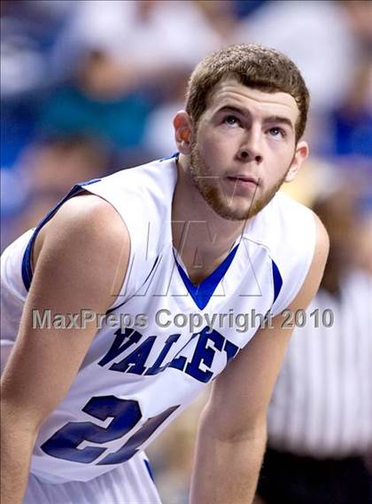 Thumbnail 2 in Mason County vs. Shelby Valley (KHSAA Sweet 16 Semifinal) photogallery.