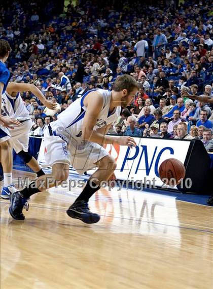 Thumbnail 2 in Mason County vs. Shelby Valley (KHSAA Sweet 16 Semifinal) photogallery.