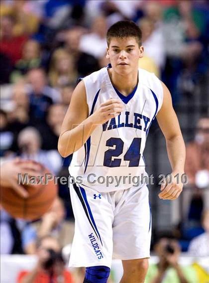 Thumbnail 3 in Mason County vs. Shelby Valley (KHSAA Sweet 16 Semifinal) photogallery.