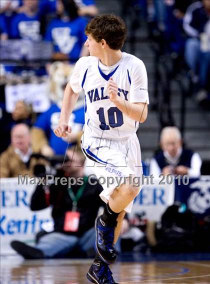 Thumbnail 2 in Mason County vs. Shelby Valley (KHSAA Sweet 16 Semifinal) photogallery.