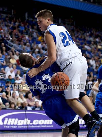 Thumbnail 2 in Mason County vs. Shelby Valley (KHSAA Sweet 16 Semifinal) photogallery.