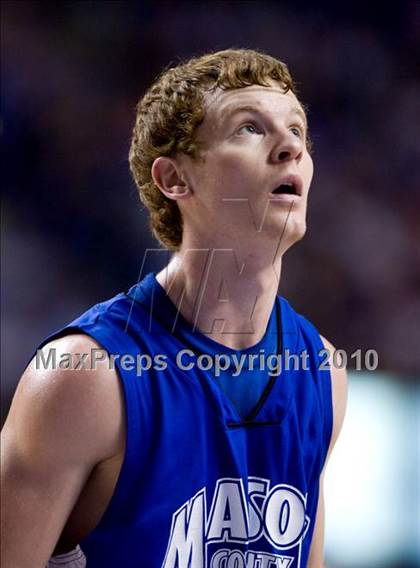 Thumbnail 2 in Mason County vs. Shelby Valley (KHSAA Sweet 16 Semifinal) photogallery.