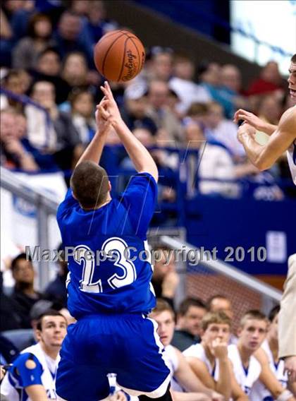 Thumbnail 1 in Mason County vs. Shelby Valley (KHSAA Sweet 16 Semifinal) photogallery.