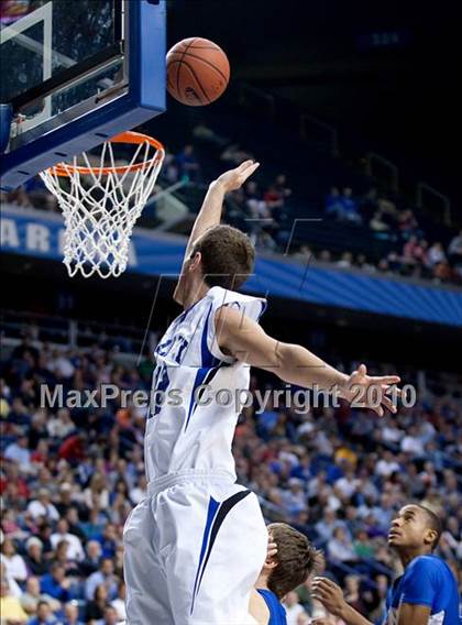 Thumbnail 3 in Mason County vs. Shelby Valley (KHSAA Sweet 16 Semifinal) photogallery.