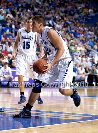 Thumbnail 3 in Mason County vs. Shelby Valley (KHSAA Sweet 16 Semifinal) photogallery.