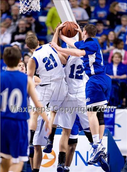 Thumbnail 2 in Mason County vs. Shelby Valley (KHSAA Sweet 16 Semifinal) photogallery.