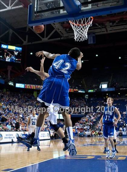 Thumbnail 1 in Mason County vs. Shelby Valley (KHSAA Sweet 16 Semifinal) photogallery.