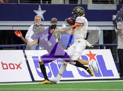 Thumbnail 3 in Stephenville vs. LBJ Austin (UIL Football 4A D1 Finals) photogallery.