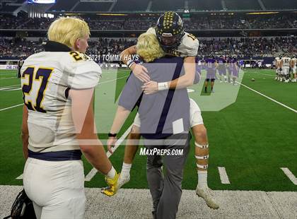Thumbnail 2 in Stephenville vs. LBJ Austin (UIL Football 4A D1 Finals) photogallery.