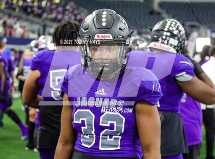 Thumbnail 3 in Stephenville vs. LBJ Austin (UIL Football 4A D1 Finals) photogallery.