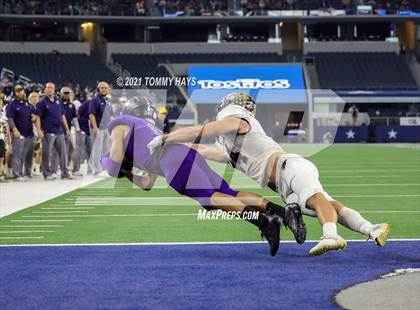 Thumbnail 2 in Stephenville vs. LBJ Austin (UIL Football 4A D1 Finals) photogallery.