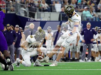 Thumbnail 2 in Stephenville vs. LBJ Austin (UIL Football 4A D1 Finals) photogallery.