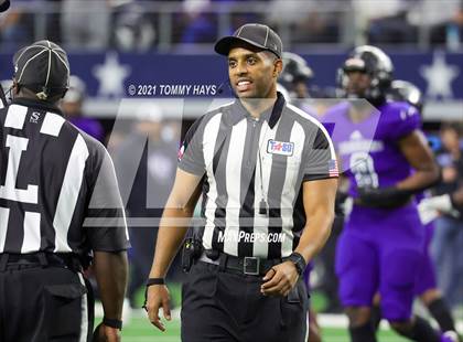 Thumbnail 1 in Stephenville vs. LBJ Austin (UIL Football 4A D1 Finals) photogallery.