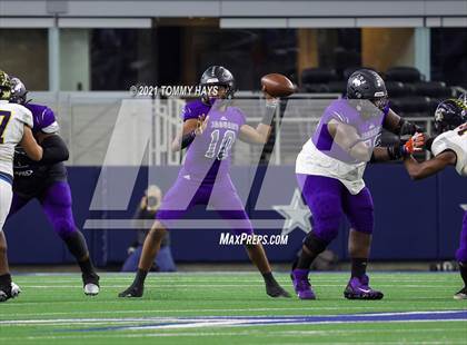Thumbnail 3 in Stephenville vs. LBJ Austin (UIL Football 4A D1 Finals) photogallery.