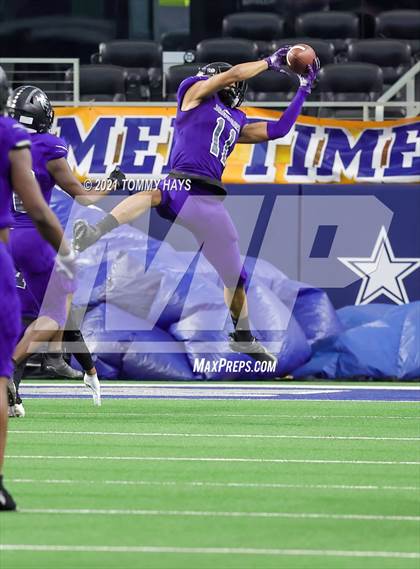 Thumbnail 1 in Stephenville vs. LBJ Austin (UIL Football 4A D1 Finals) photogallery.