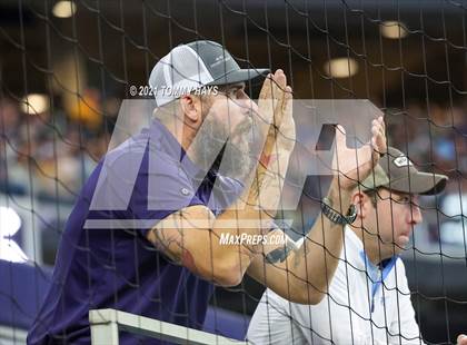Thumbnail 3 in Stephenville vs. LBJ Austin (UIL Football 4A D1 Finals) photogallery.