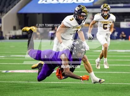Thumbnail 2 in Stephenville vs. LBJ Austin (UIL Football 4A D1 Finals) photogallery.
