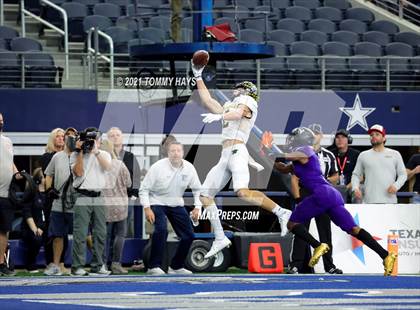 Thumbnail 3 in Stephenville vs. LBJ Austin (UIL Football 4A D1 Finals) photogallery.