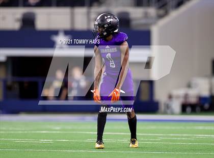Thumbnail 2 in Stephenville vs. LBJ Austin (UIL Football 4A D1 Finals) photogallery.