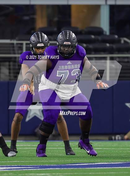 Thumbnail 2 in Stephenville vs. LBJ Austin (UIL Football 4A D1 Finals) photogallery.