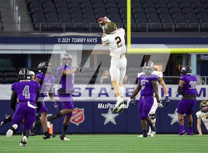 Thumbnail 3 in Stephenville vs. LBJ Austin (UIL Football 4A D1 Finals) photogallery.