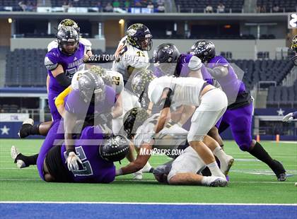 Thumbnail 3 in Stephenville vs. LBJ Austin (UIL Football 4A D1 Finals) photogallery.